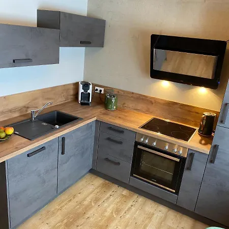 Apartment Mit Eigenem Garten Und Bergblick *