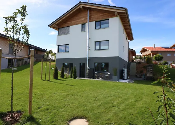 Mit Eigenem Garten Und Bergblick Apartment Oy-Mittelberg