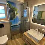 Mit Eigenem Garten Und Bergblick Apartment *