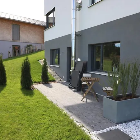 Appartement Mit Eigenem Garten Und Bergblick Oy-Mittelberg