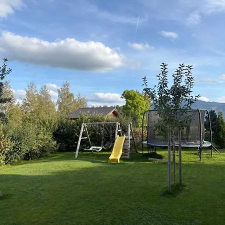 Mit Eigenem Garten Und Bergblick *