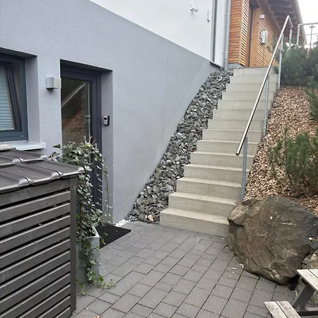 Mit Eigenem Garten Und Bergblick Appartement *